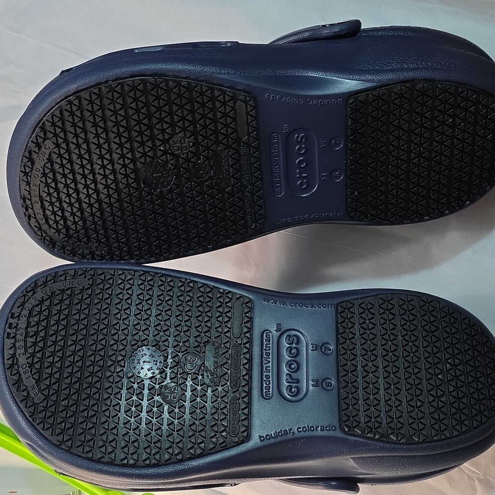 Crocs Bistro Work Clog - Picture 4 of 9